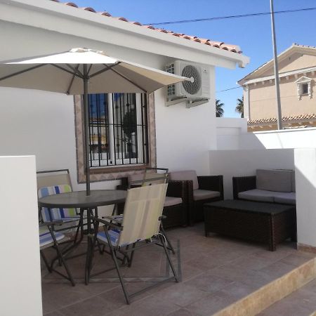 2 Bedroom Newly Renovated Bungalow Close To Bars & Restaurants Los Alcázares Екстериор снимка